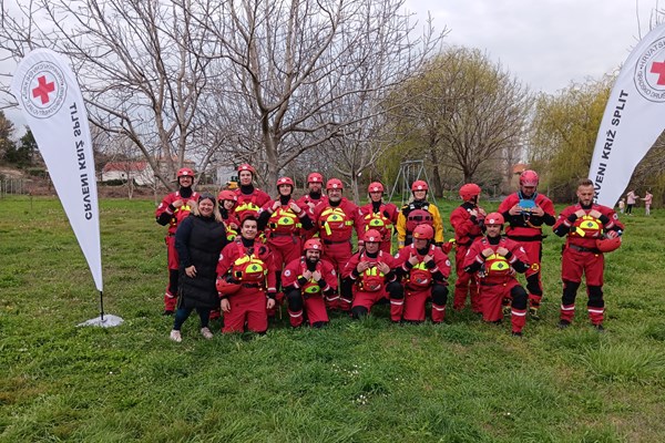 U Splitu održan tečaj za osposobljavanje članova interventnog tima Crvenog križa za djelovanje u poplavljenim područjima